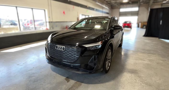 Thumbnail: 2022 Audi Q4 e-tron - 1