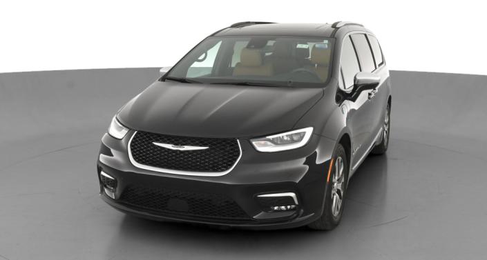 Thumbnail: 2022 Chrysler Pacifica - 1