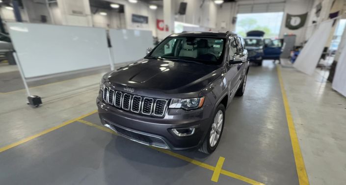Thumbnail: 2017 Jeep Grand Cherokee - 1