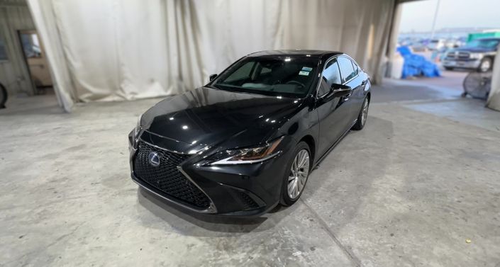 Thumbnail: 2021 Lexus ES - 1