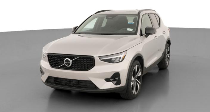 Thumbnail: 2025 Volvo XC40 - 1