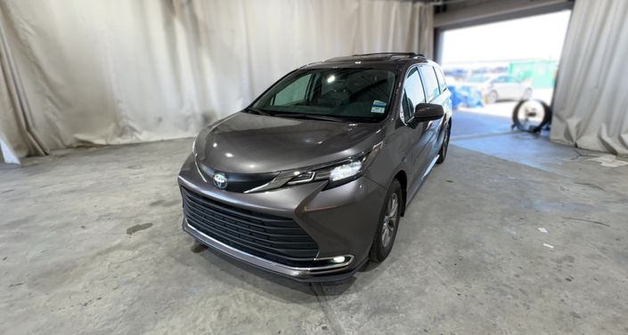 Thumbnail: 2022 Toyota Sienna - 1