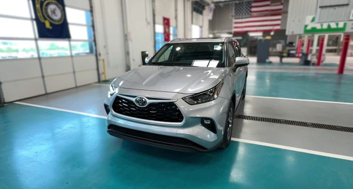 Thumbnail: 2023 Toyota Highlander - 1