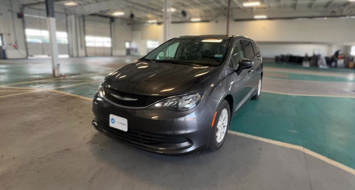 Thumbnail: 2017 Chrysler Pacifica - 1