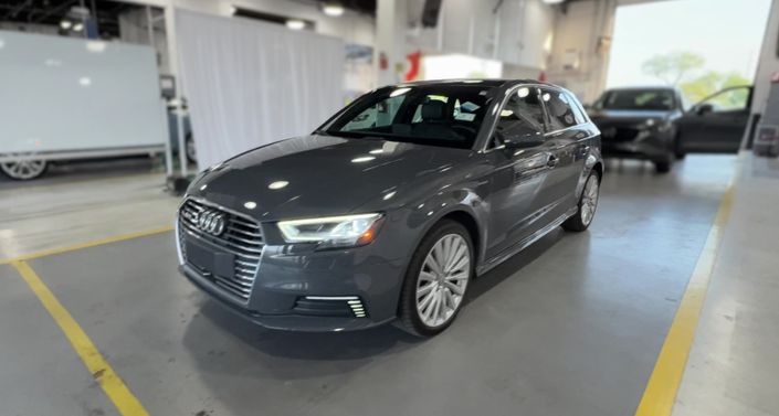 Thumbnail: 2017 Audi A3 e-tron - 1