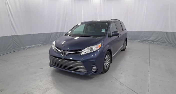 Thumbnail: 2019 Toyota Sienna - 1