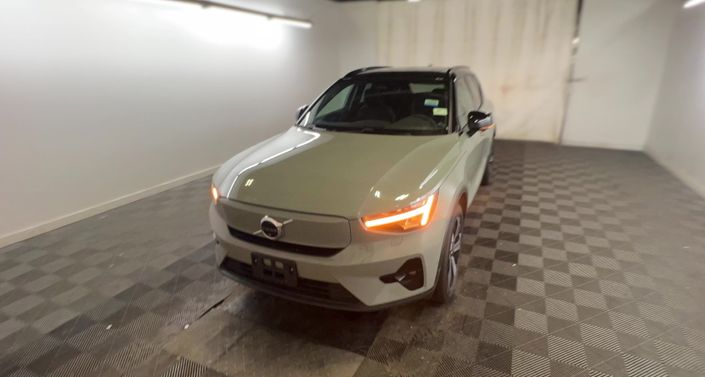 Thumbnail: 2023 Volvo XC40 - 1