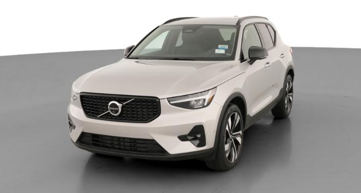 Thumbnail: 2025 Volvo XC40 - 1