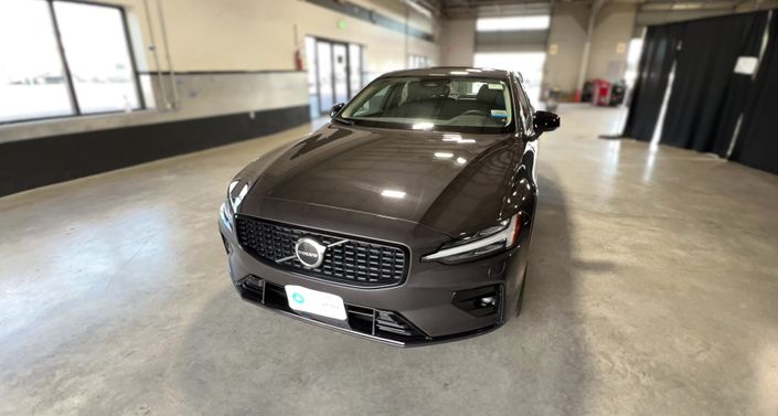 Thumbnail: 2025 Volvo S60 - 1