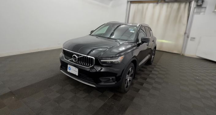 Thumbnail: 2022 Volvo XC40 - 1