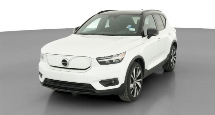 Thumbnail: 2022 Volvo XC40 - 1