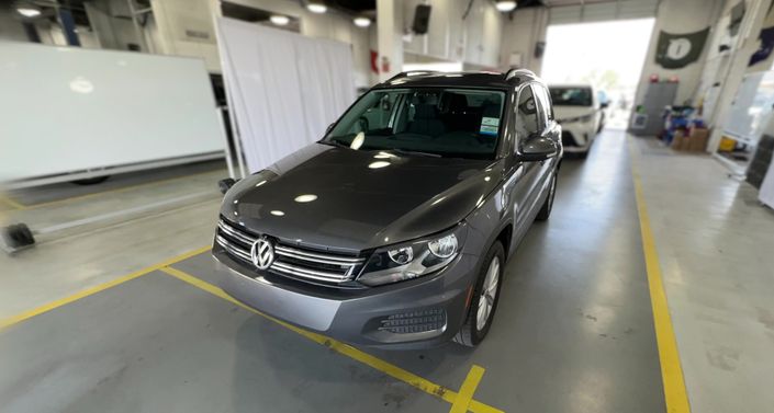 Thumbnail: 2017 Volkswagen Tiguan - 1