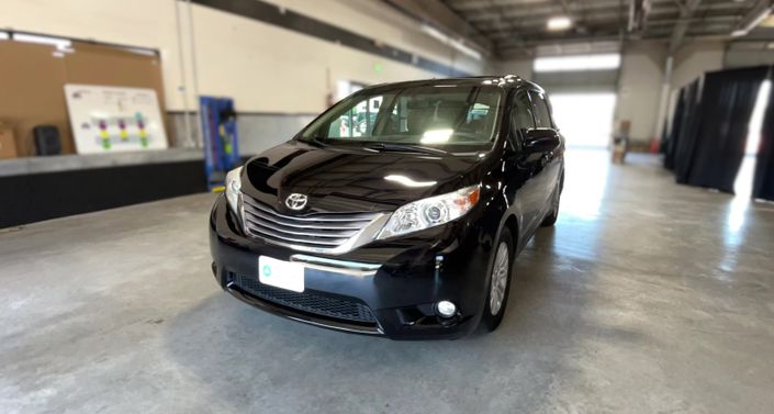 Thumbnail: 2017 Toyota Sienna - 1