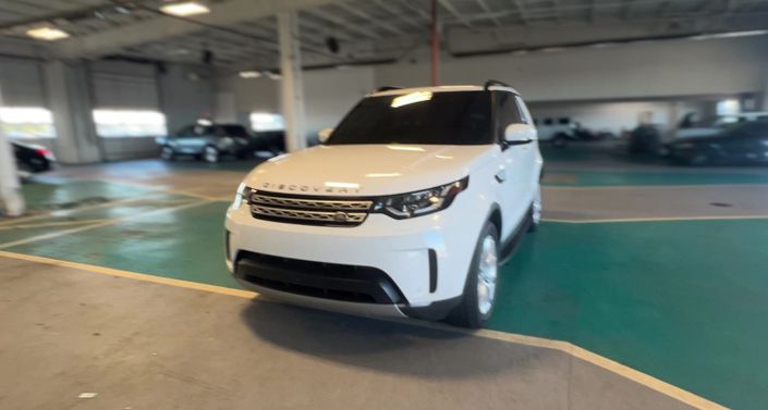 Thumbnail: 2017 Land Rover Discovery - 1