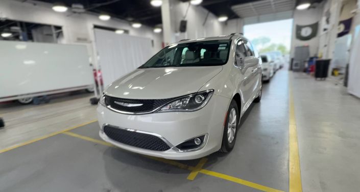 Thumbnail: 2017 Chrysler Pacifica - 1
