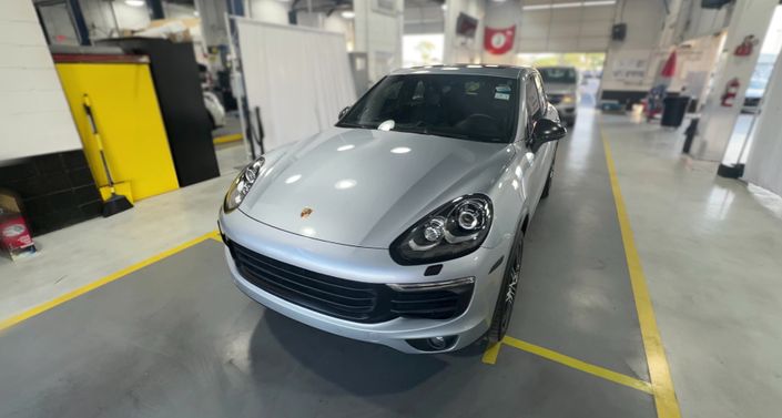 Thumbnail: 2018 Porsche Cayenne - 1