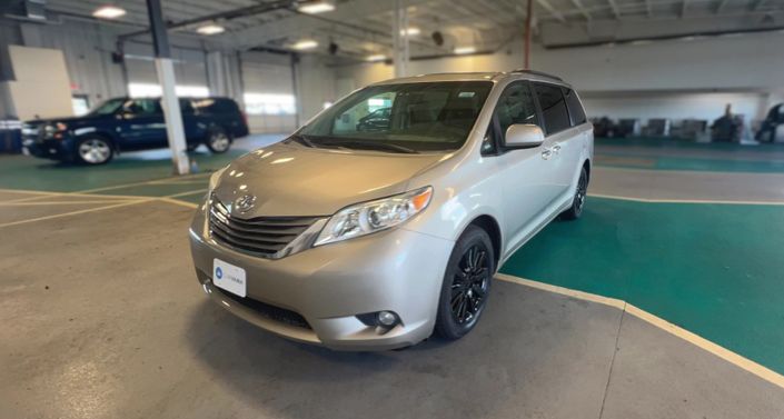 Thumbnail: 2015 Toyota Sienna - 1