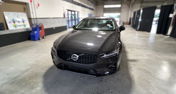 Thumbnail: 2025 Volvo S60 - 1