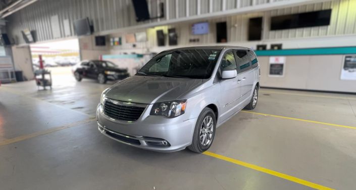 Thumbnail: 2015 Chrysler Town & Country - 1