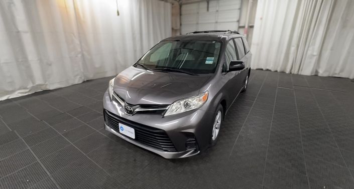 Thumbnail: 2019 Toyota Sienna - 1