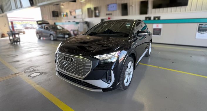 Thumbnail: 2023 Audi Q4 e-tron - 1