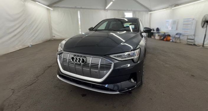 Thumbnail: 2019 Audi e-tron - 1