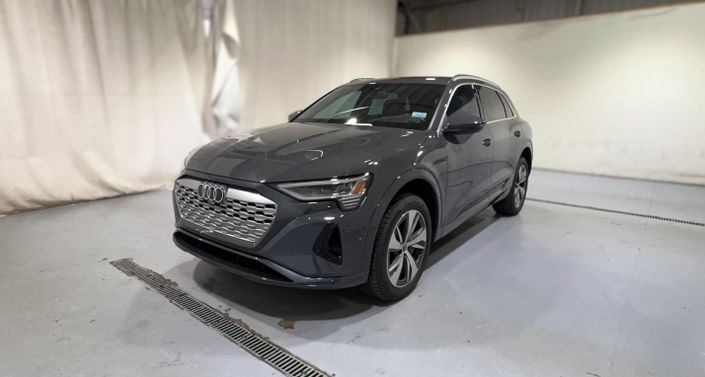 Thumbnail: 2024 Audi Q8 e-tron - 1