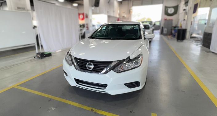 Thumbnail: 2016 Nissan Altima - 1
