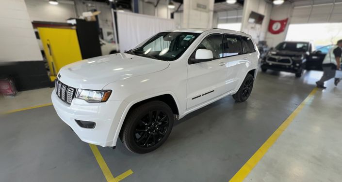 Thumbnail: 2020 Jeep Grand Cherokee - 1