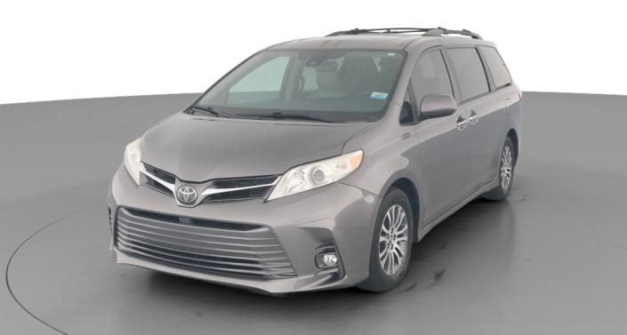 Thumbnail: 2018 Toyota Sienna - 1