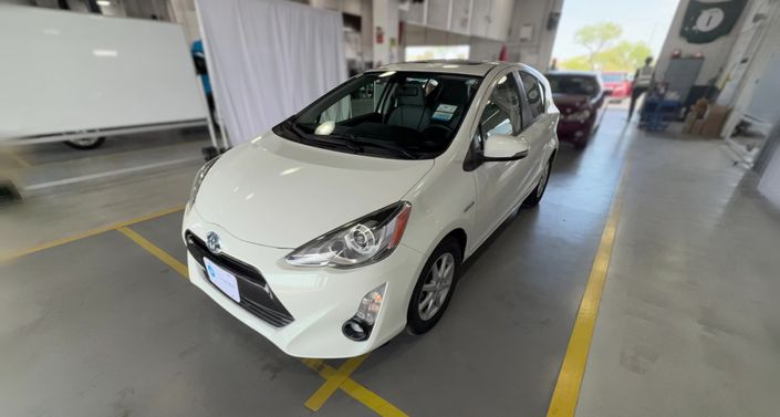 Thumbnail: 2015 Toyota Prius c - 1