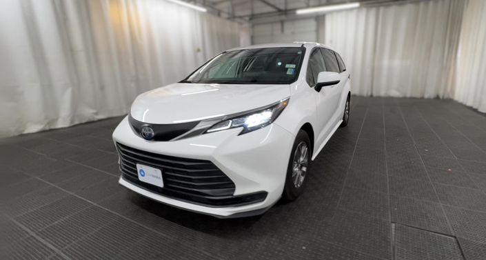 Thumbnail: 2023 Toyota Sienna - 1