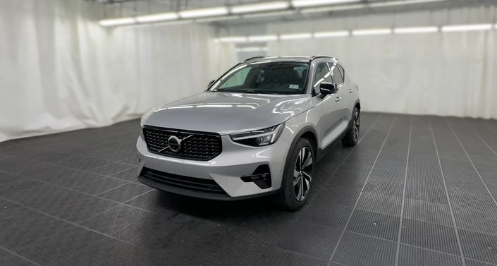 Thumbnail: 2025 Volvo XC40 - 1