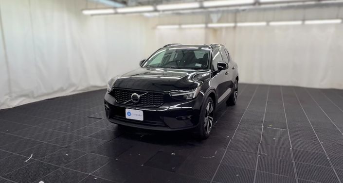 Thumbnail: 2025 Volvo XC40 - 1
