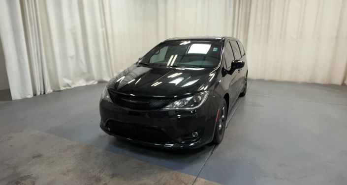 Thumbnail: 2018 Chrysler Pacifica - 1