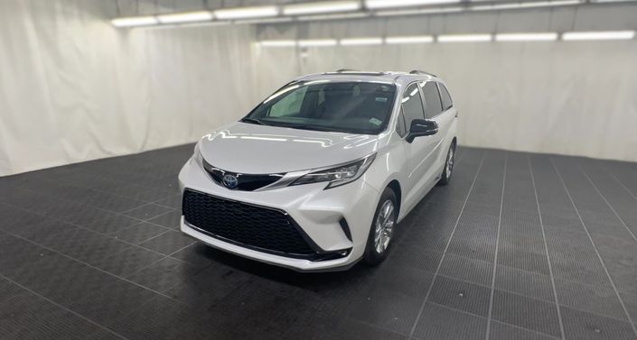 Thumbnail: 2023 Toyota Sienna - 1