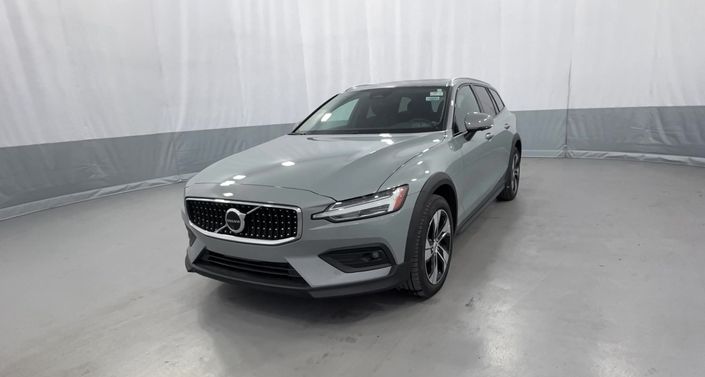 Thumbnail: 2025 Volvo V60 - 1