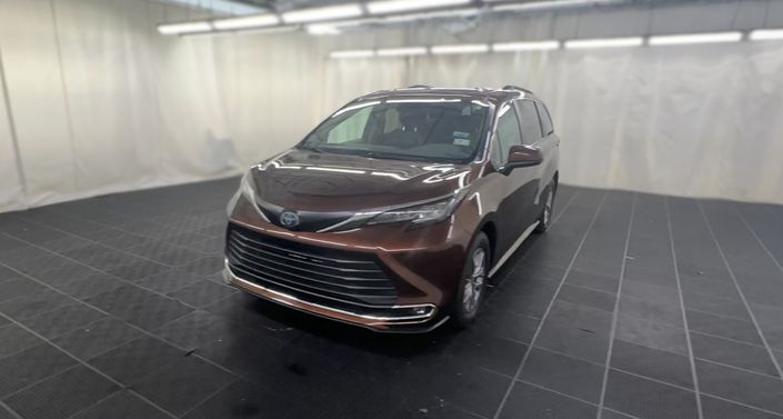 Thumbnail: 2023 Toyota Sienna - 1