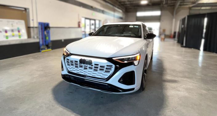 Thumbnail: 2024 Audi Q8 e-tron - 1