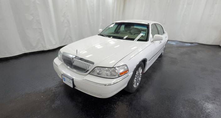 Thumbnail: 2010 Lincoln Town Car - 1