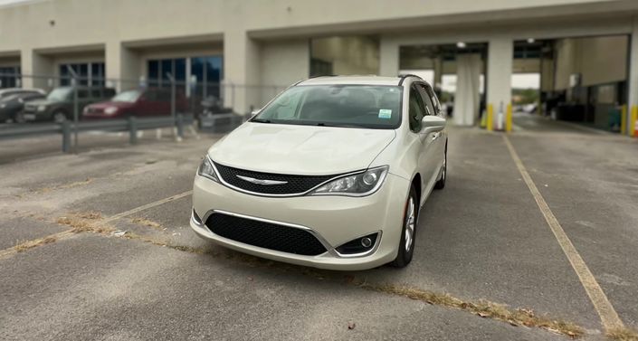 Thumbnail: 2017 Chrysler Pacifica - 1