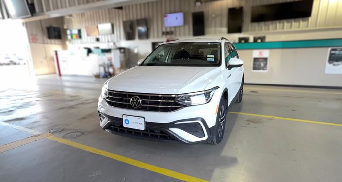 Thumbnail: 2023 Volkswagen Tiguan - 1
