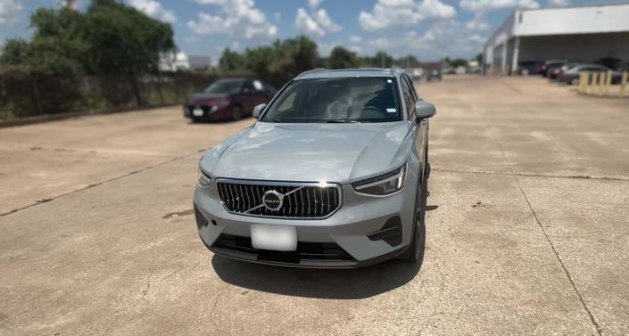 Thumbnail: 2024 Volvo XC40 - 1