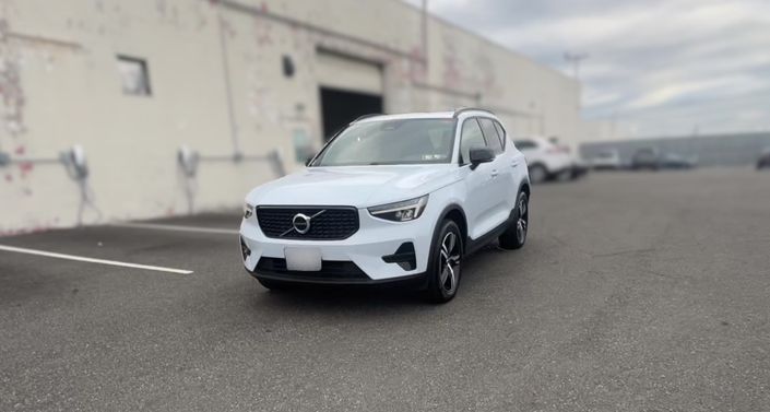 2024 Volvo XC40 B5 Core -
                  Beverly, NJ