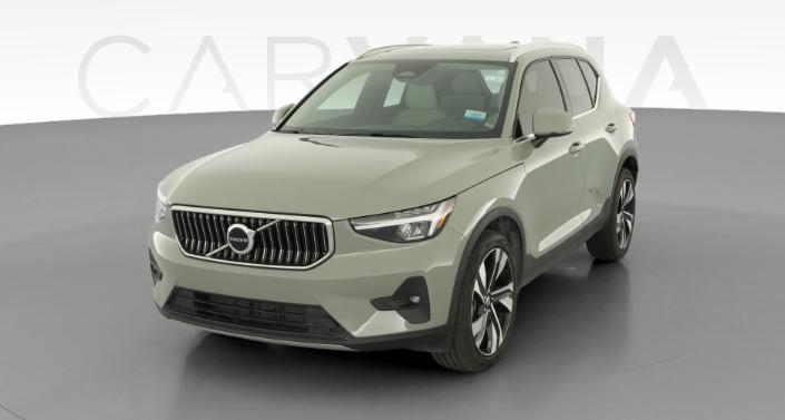 2023 Volvo XC40 B5 Plus Bright Theme