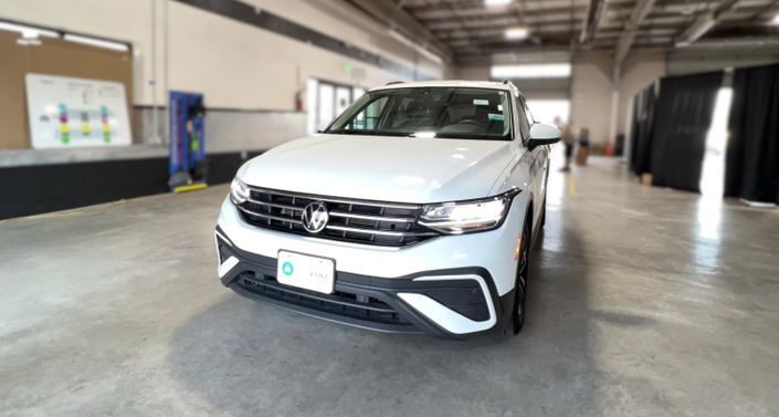 Thumbnail: 2023 Volkswagen Tiguan - 1