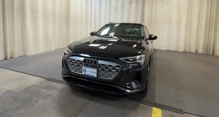 Thumbnail: 2024 Audi Q8 e-tron - 1