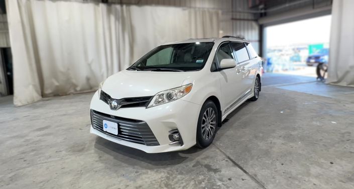 Thumbnail: 2019 Toyota Sienna - 1