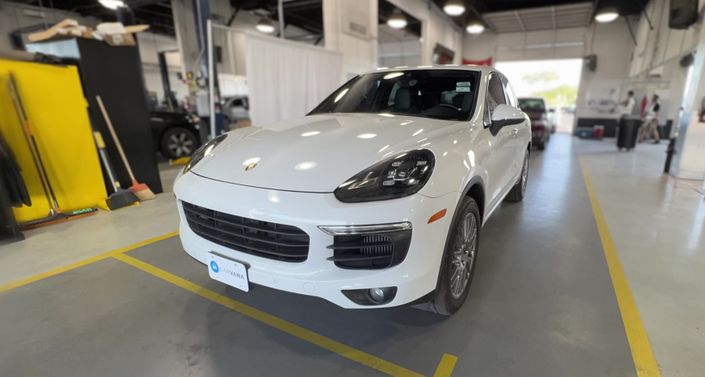 Thumbnail: 2017 Porsche Cayenne - 1