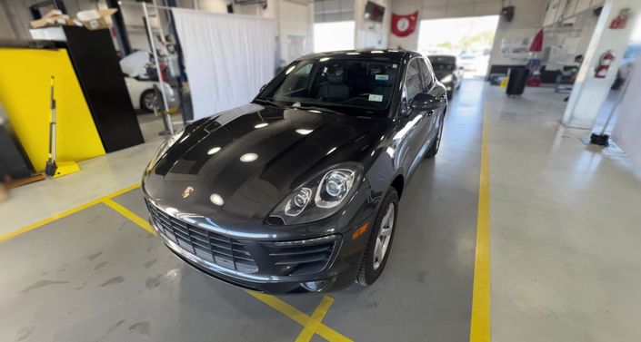 Thumbnail: 2017 Porsche Macan - 1